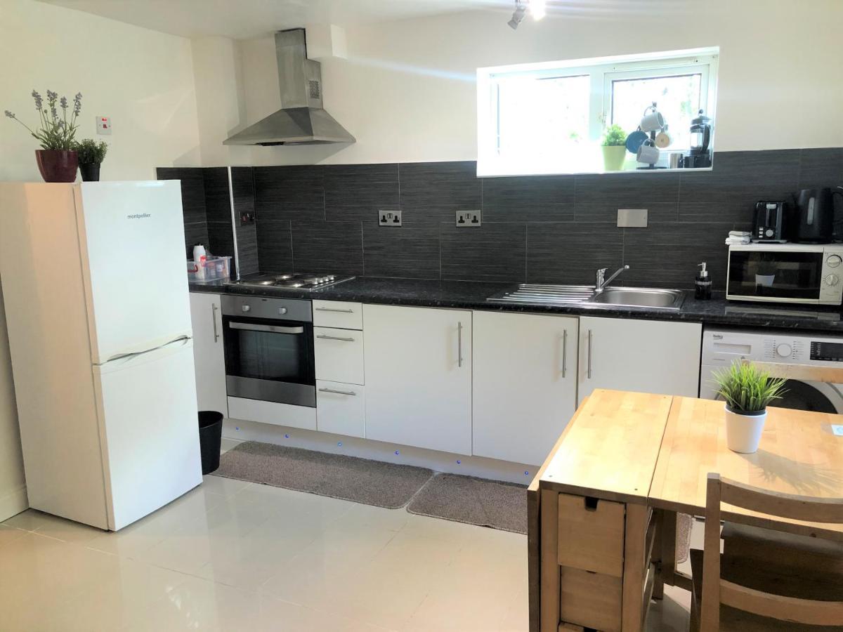 Apple House Guesthouse Heathrow Airport Hillingdon Værelse billede