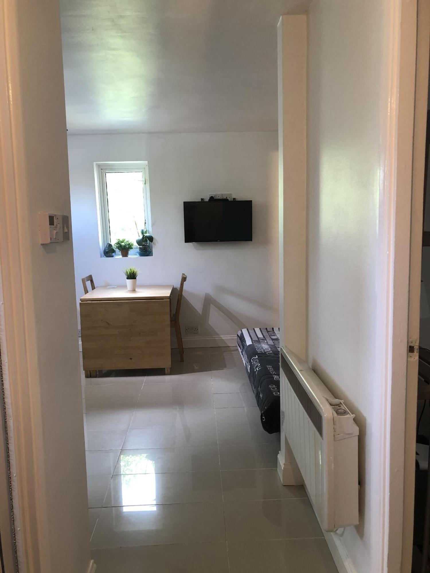 Apple House Guesthouse Heathrow Airport Hillingdon Værelse billede