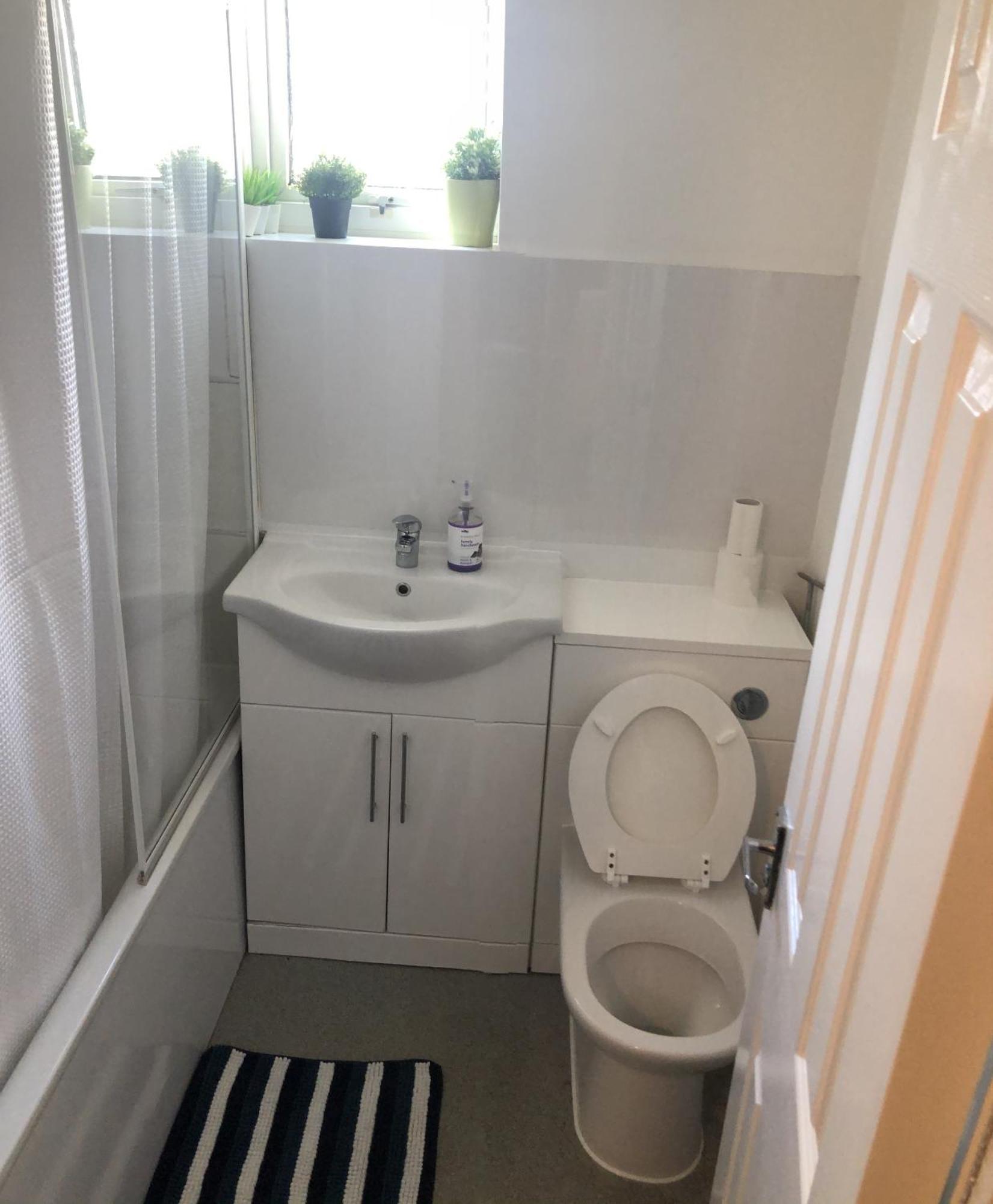 Apple House Guesthouse Heathrow Airport Hillingdon Værelse billede