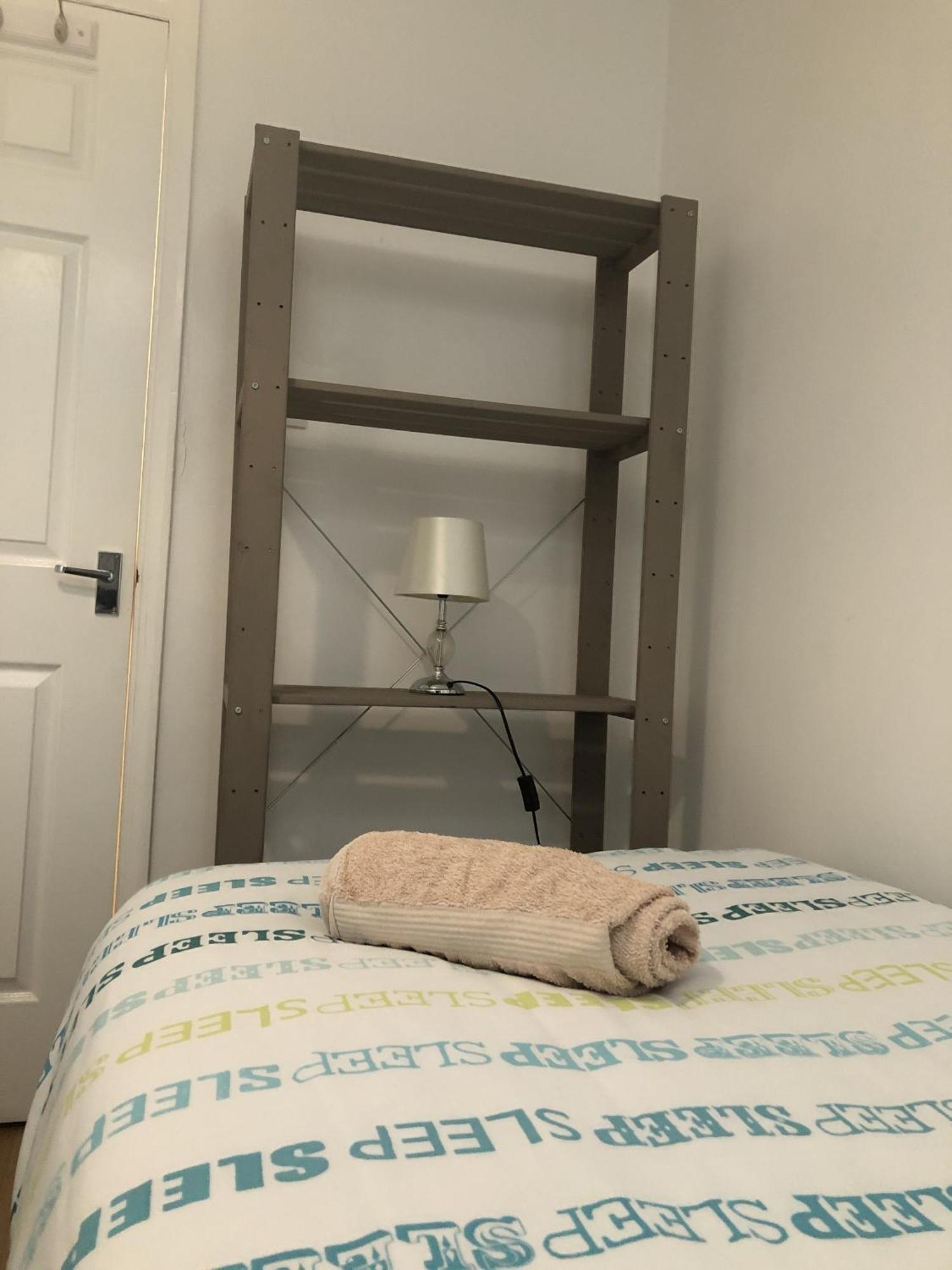 Apple House Guesthouse Heathrow Airport Hillingdon Værelse billede